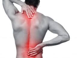 Suggerimenti su come trattare il mal di schiena naturalmente a casa